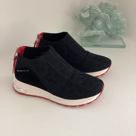 REDUCED DKNY Women’s Stretch knit fashion sneakers shoes  VARIOUS SIZES - Picture 8 of 10